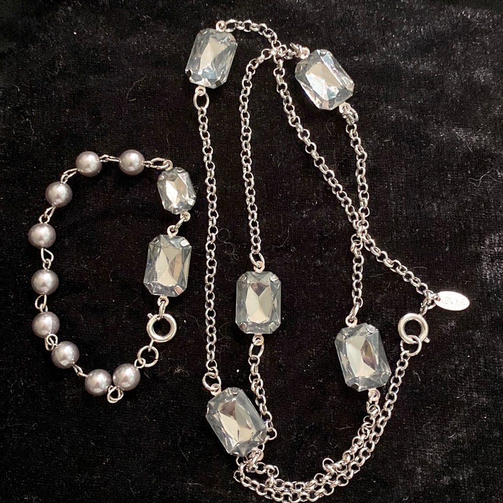 Fashion Jewelry Silver Tone necklace and bracelet LBVYR with Rhinestones￼.